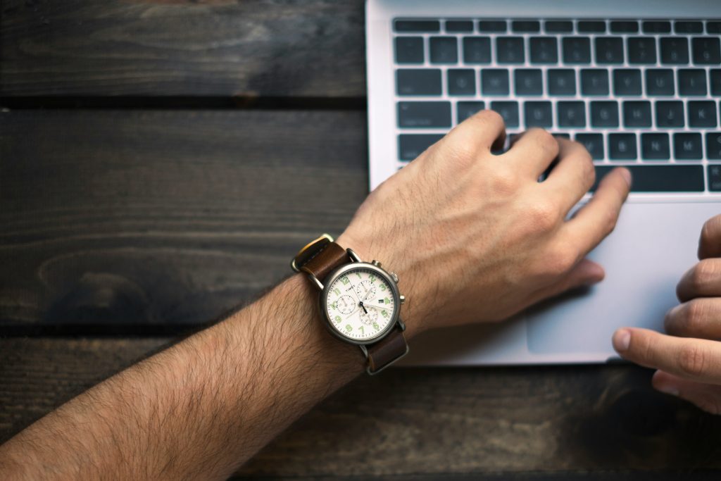 Rechercher de la pornographie juvénile sur internet accusations